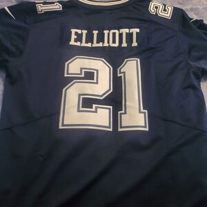 BrandNew Cowboys Ezekiel Elliott Kids Jersey Size Large....